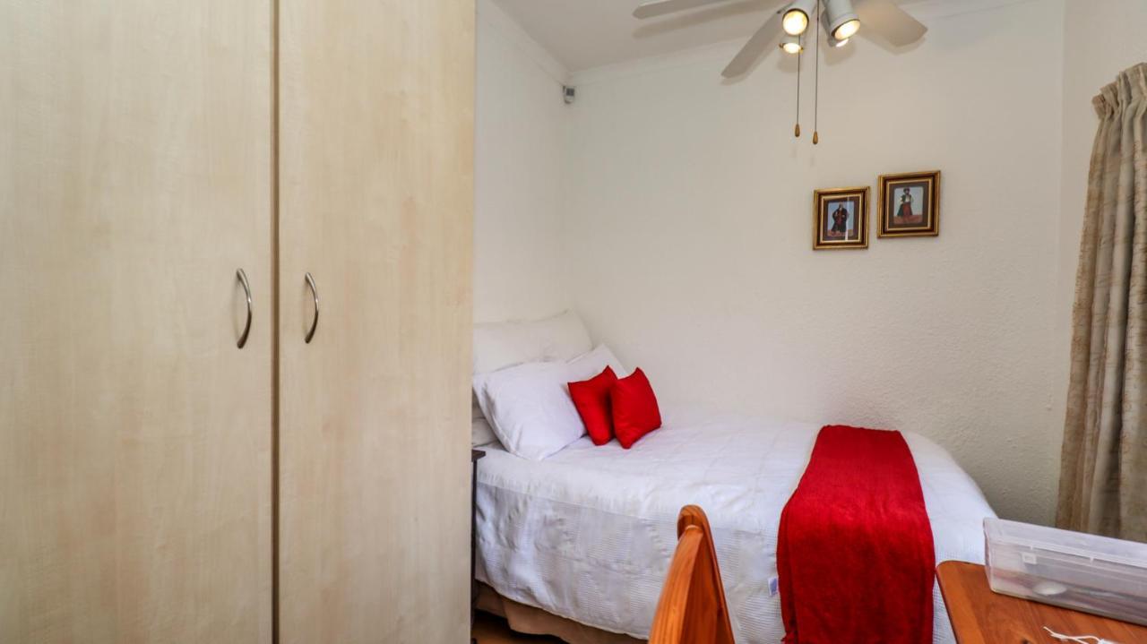 Bedfordview Bandb Luaran gambar